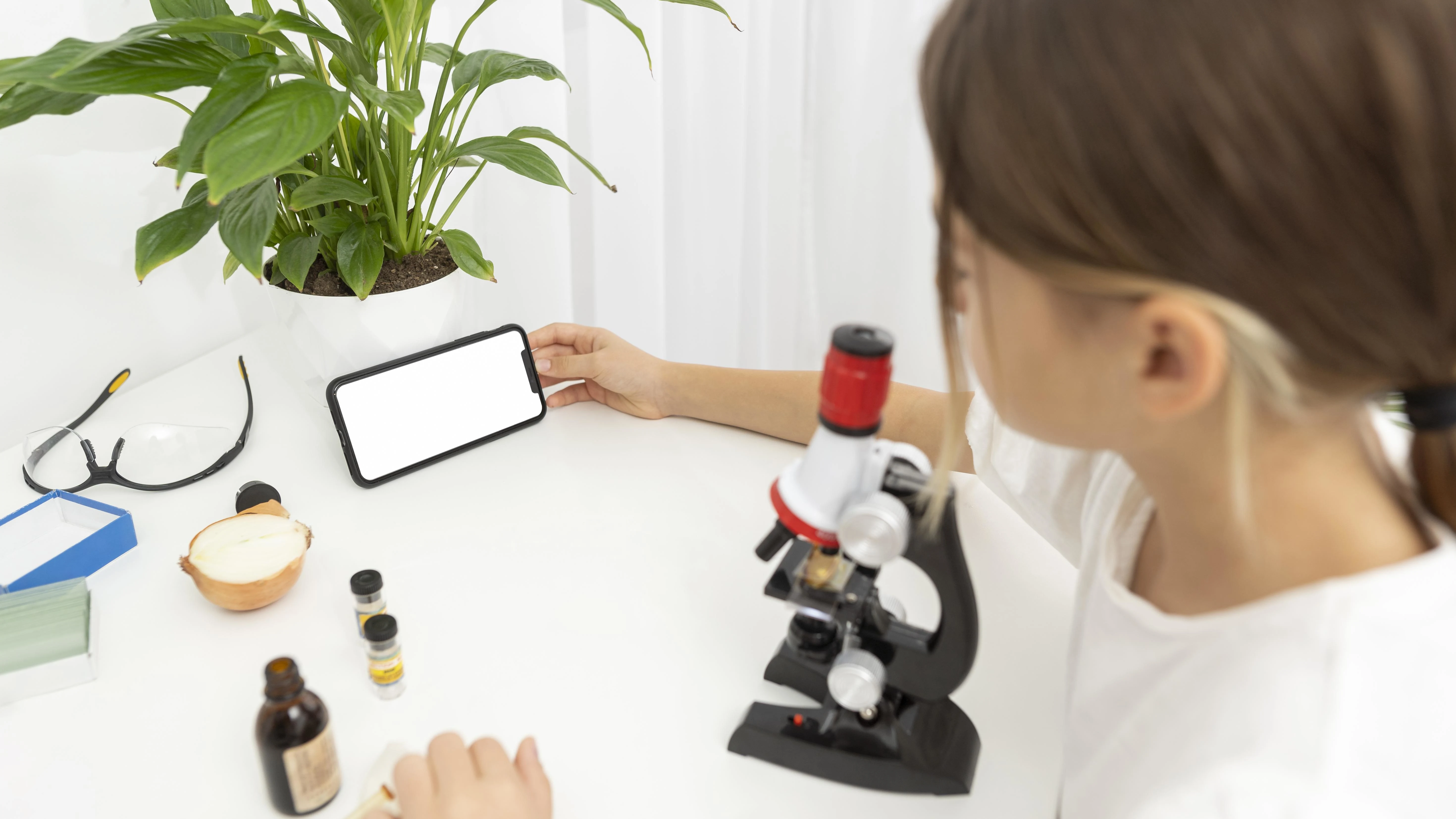DNA and protein synthesis in IGCSE Biology